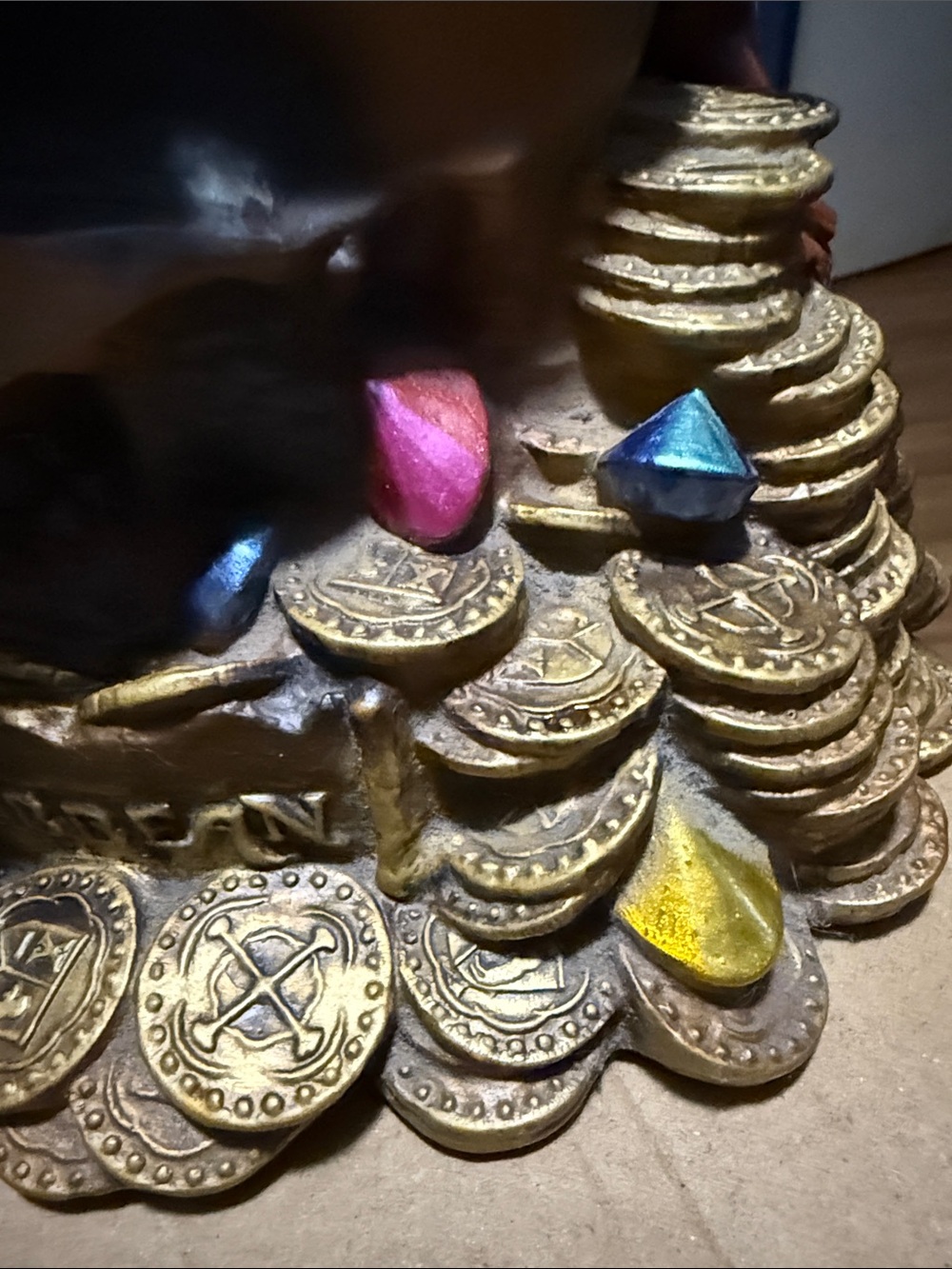 Pirates of the Caribbean Skull Bank with Swords and Gems - Brown & Gold - Picture 8 of 9